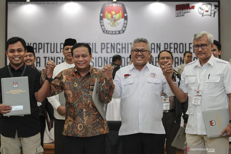 Prabowo: Janggal, KPU Senyap Tetapkan Hasil Pemilu Saat Orang Tidur