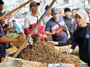 Atikoh Ganjar Cek Harga Dan Serap Aspirasi saat Blusukan di Pasar Rau Serang