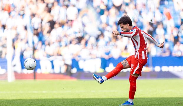 Arsenal siap kejar Alex Baena