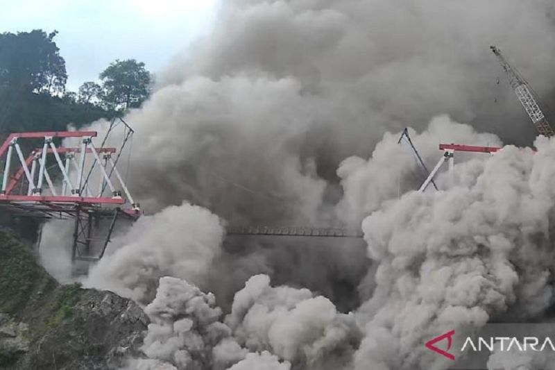 Gunung Semeru Erupsi, Pemkab Lumajang Tetapkan 14 Hari Masa Tanggap Darurat Bencana