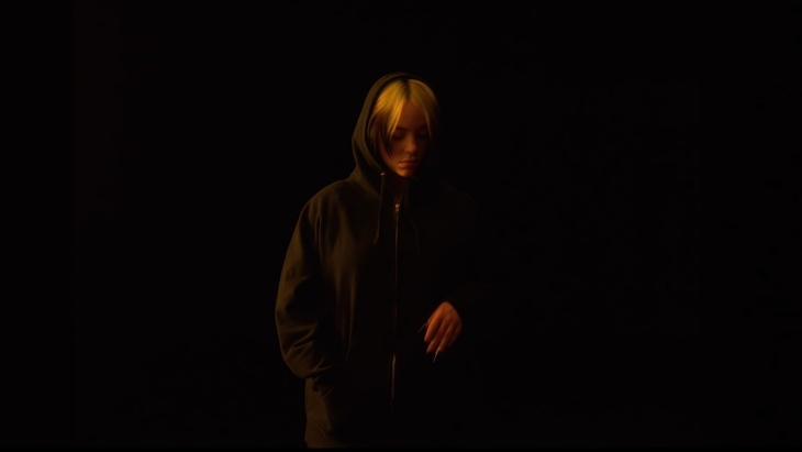 Billie Eilish Buat Film Pendek Tentang 'Body Shamming'