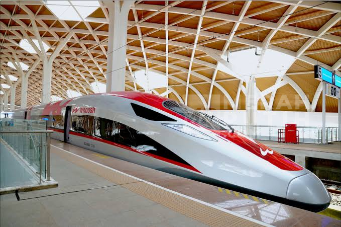 Naik Kereta Cepat Jakarta - Bandung saat HUT Kemerdekaan RI Dapat Diskon 17 Persen