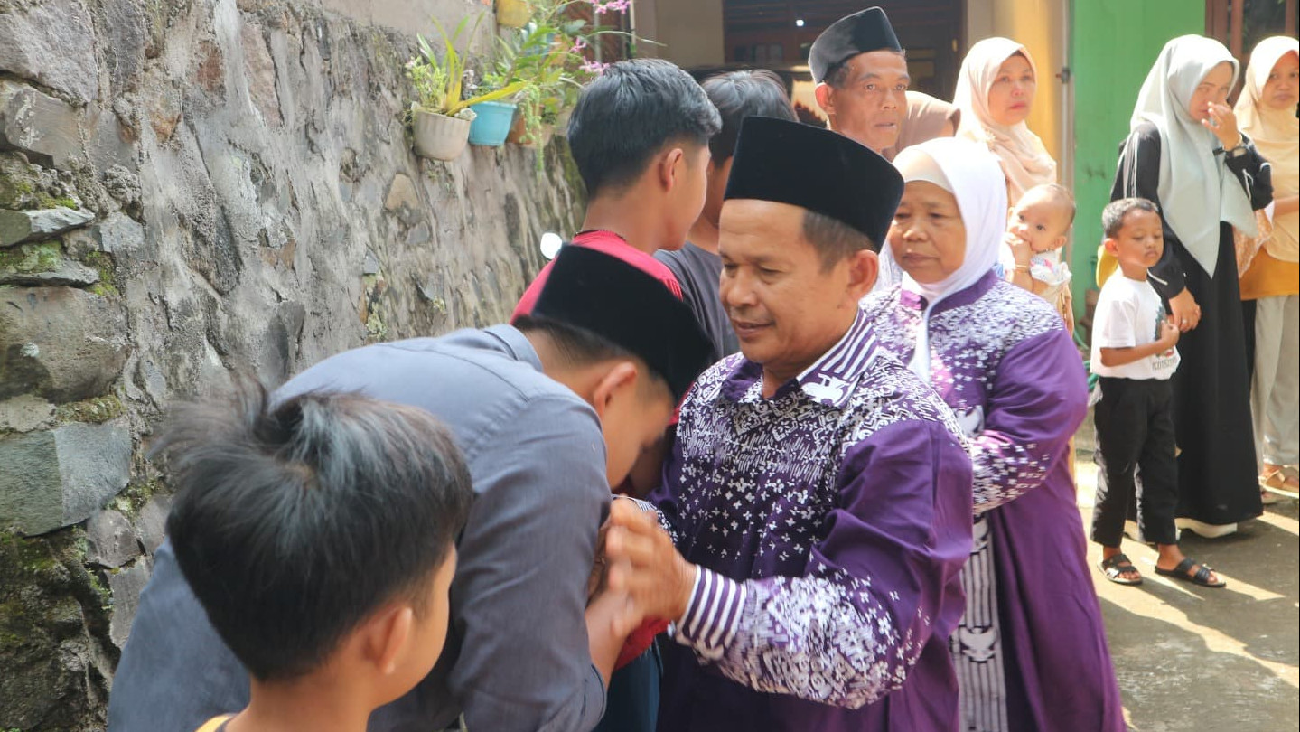 Legiman, Pemulung Barang Bekas Menabung Seribu Rupiah Per Hari Hampir 40 Tahun hingga Akhirnya Berangkat Haji