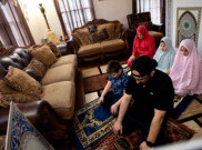 Tunaikan Puasa dan Sambut Idul Fitri, Warga Muslim AS Buat 'Masjid Mini' di Rumah