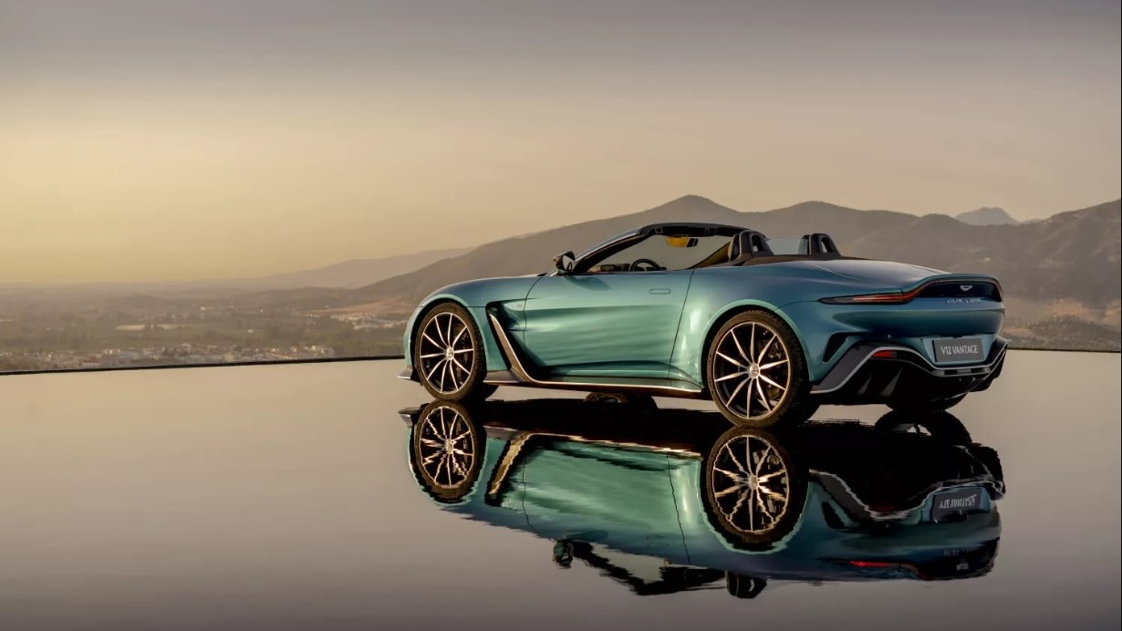 Aston Martin Luncurkan V12 Vantage Roadster, Cuma Ada 249 Unit