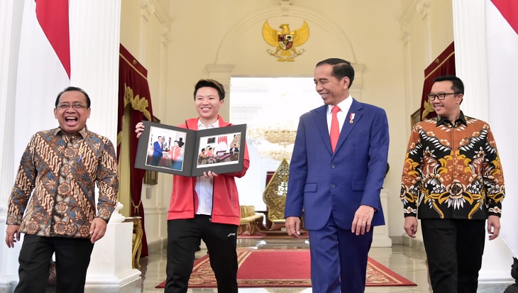 Jokowi dan Liliyanan. Foto: Deputi Bidang Protokol, Pers, dan Media Sekretariat Presiden