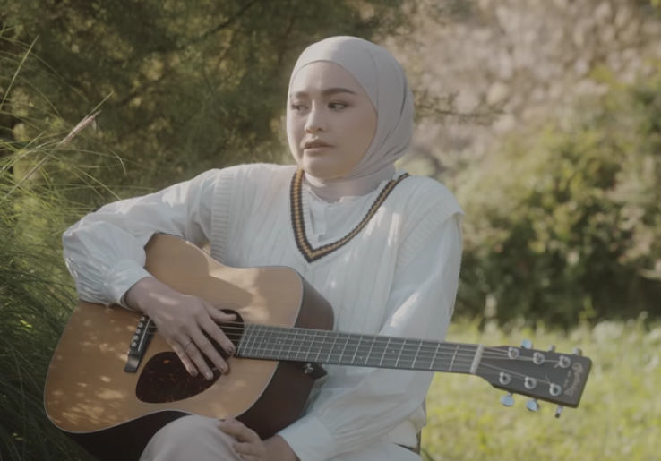 Lirik Lagu Rumah Karya Salma Salsabil: Banyak Tempat untuk Kembali