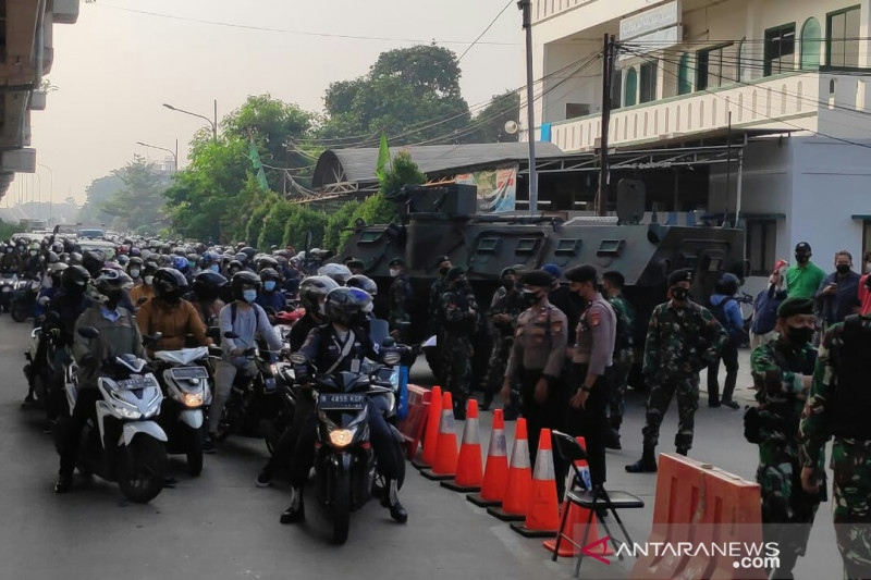 Pangdam Jaya Geram Masih Ada Karyawan Non-esensial Dipaksa Bos Masuk kerja