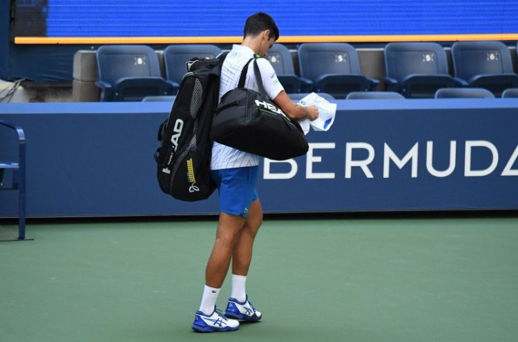 Selain Diskualifikasi, Denda Besar Dijatuhkan Pada Djokovic