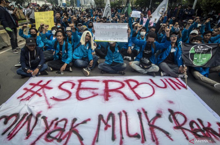 [HOAKS atau FAKTA]: Mahasiswa Berhasil Merangsek ke Gedung DPR
