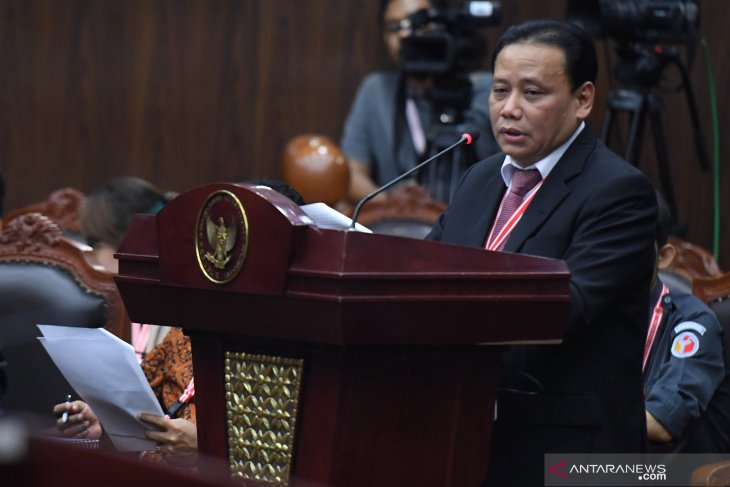Ketua Bawaslu RI, Abhan memberikan keterangan dalam Sidang MK
