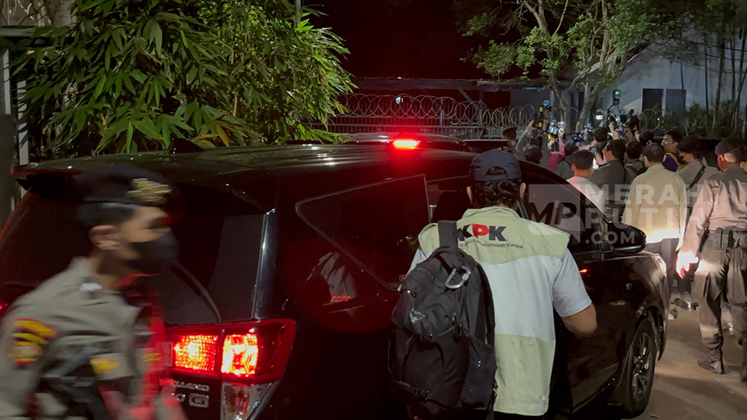KPK Sita Dokumen dan Barbuk Elektronik dari Rumah Djan Faridz
