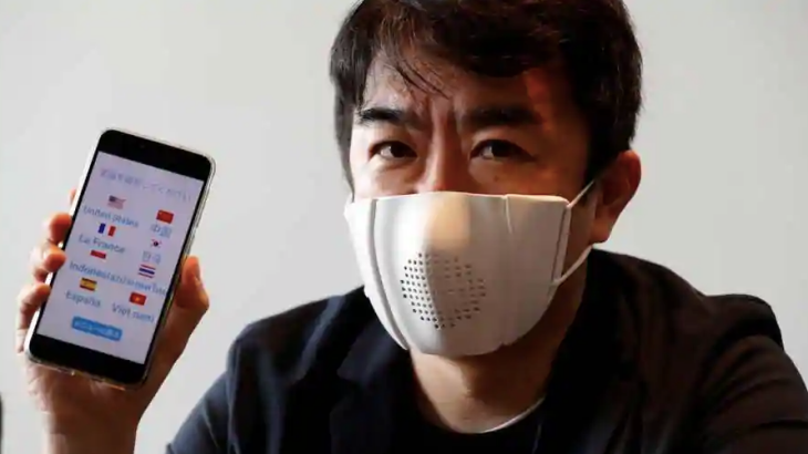 Jepang Sedang Mengembangkan Masker yang Bisa Menjadi Penerjemah Bahasa