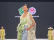Indahnya Songket Minangkabau Karya Desainer Emi Arlin