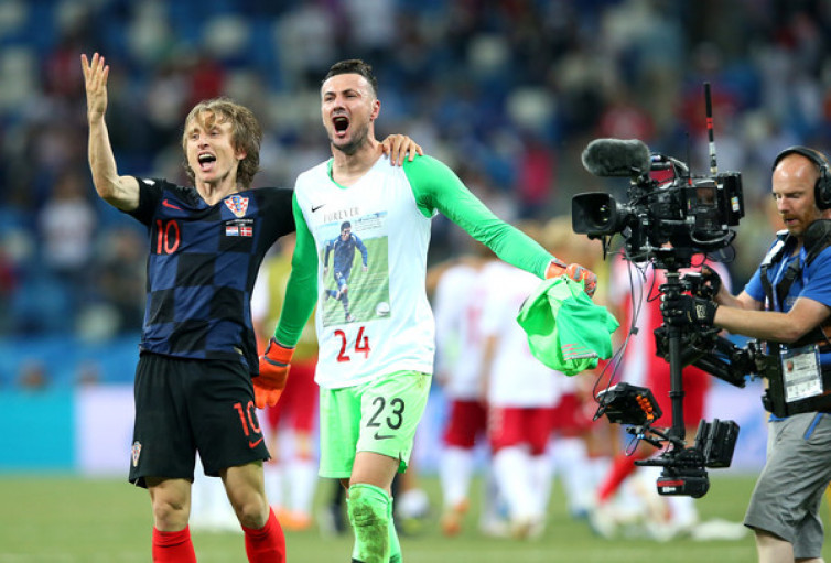 Tangguhnya Kiper Kroasia, Cedera Masih Sanggup Bungkam Rusia Saat Tos-tosan