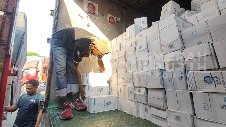 Air Zamzam Jamaah Embarkasi Solo Tiba di Asrama Haji Donohudan