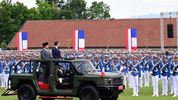 Momen Akrab Presiden Prabowo Subianto bersama Presiden Prancis Emmanuel Macron Kunjungi Akademi Militer Magelang 