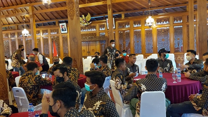 Gibran Jamu Pemain dan Ofisial Persis Solo di Loji Gandrung