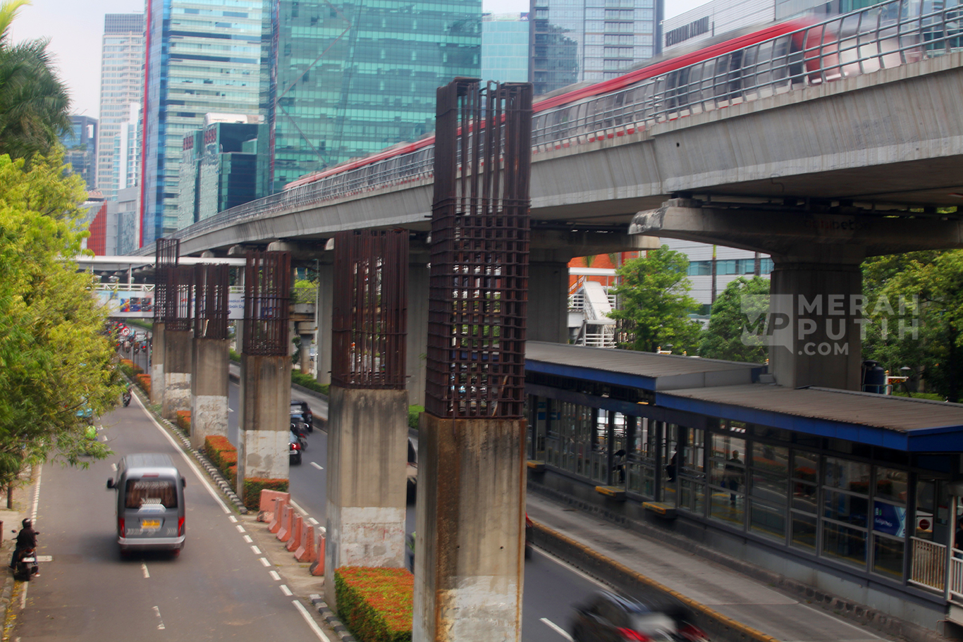 Pemprov DKI Jakarta Akan Tertibkan Tiang Sisa Proyek Monorel Mangkrak di Kuningan