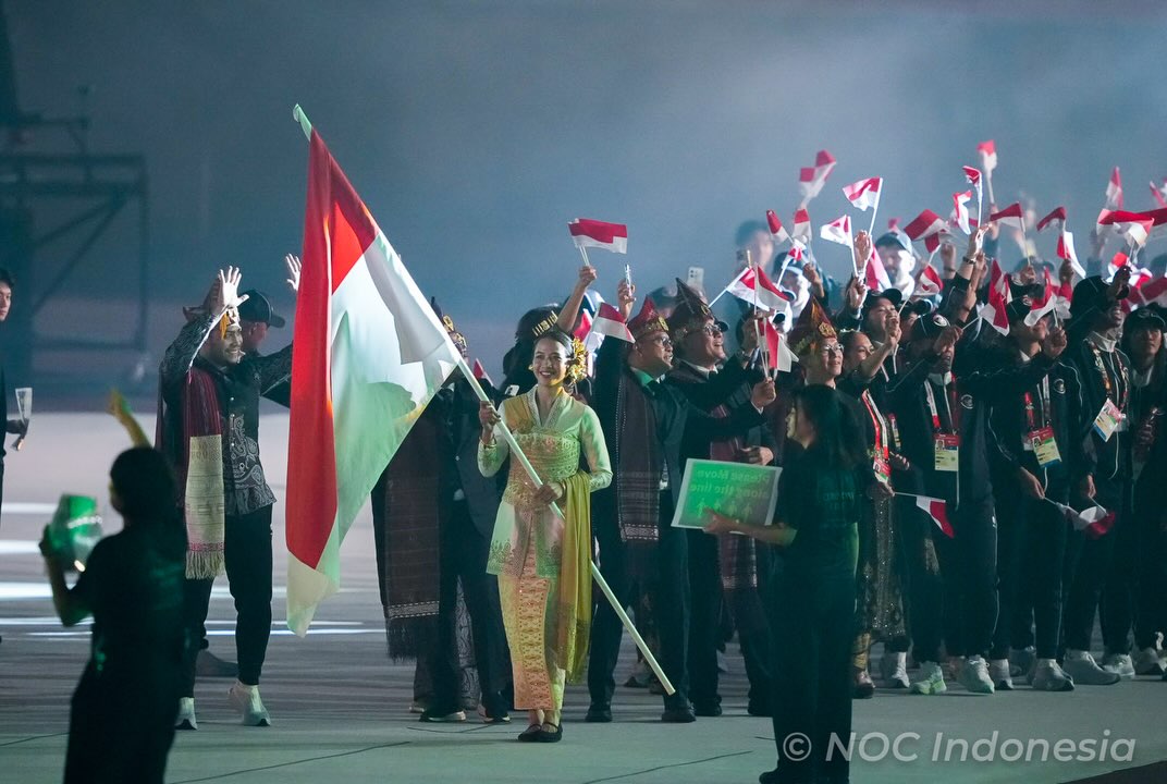 Defile Kontingen Indonesia dalam Upacara Pembukaan Asian Games 2026