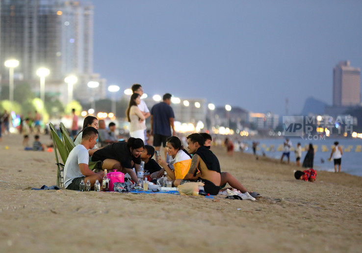 Menikmati Keindahan Senja di Pantai Pattaya, Wajah Lain Wisata Alam Thailand