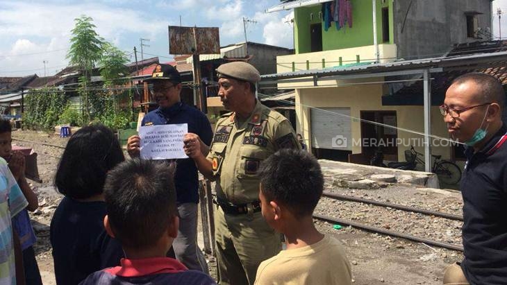 Satpol PP Razia Pelajar Keluyuran saat KLB Virus Corona