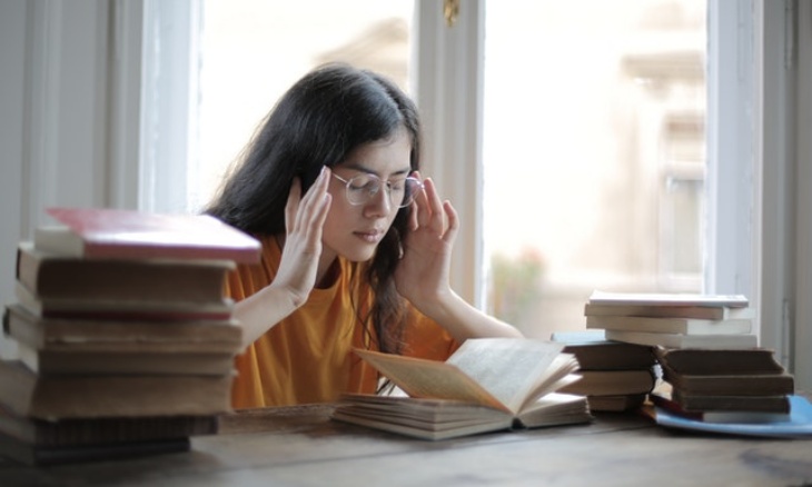 Punya Banyak Buku Tapi Tak Pernah Dibaca? Mungkin Kamu Mengalami Tsundoku