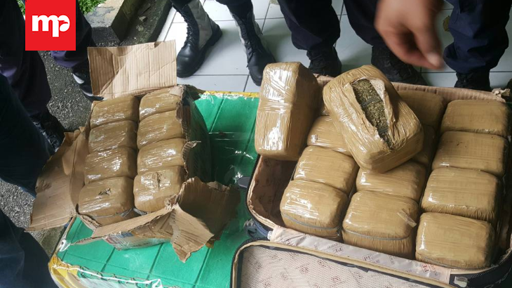 Truk Pembawa 300 Kilogram Ganja Hasil modifikasi