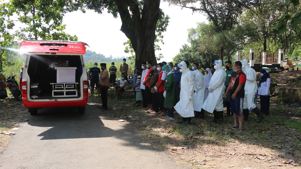Nakes PMI Solo Risma Dwi Annisa (25) meninggal dunia karena COVID-19 dalam kondisi hamil tujuh bulan, Senin (12/7). (MP/Humas PMI Solo)