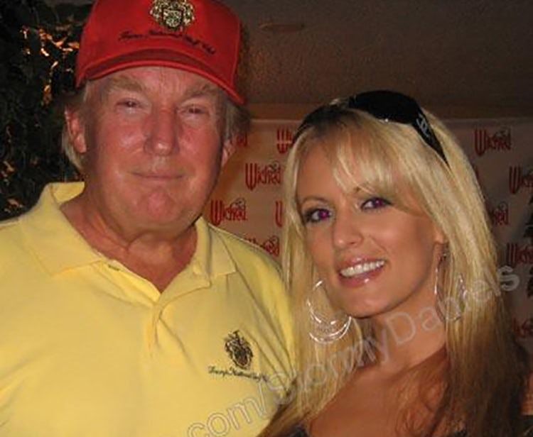 Stormy Daniels dan Donald Trump (Sumber: forward)