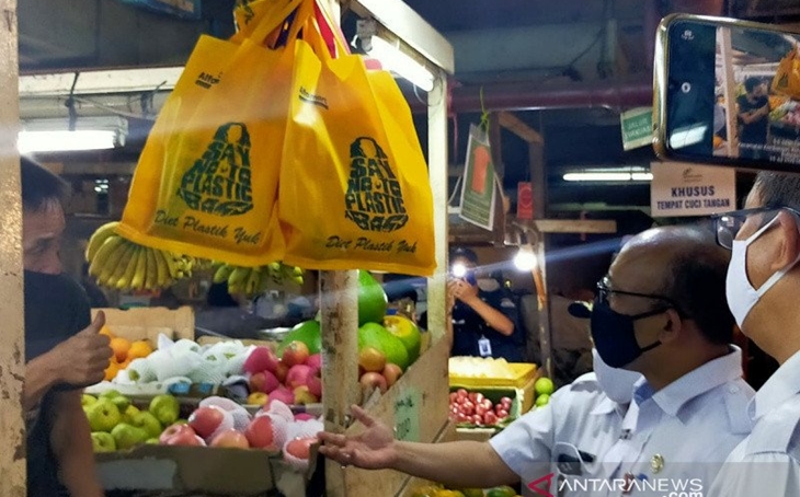 IKAPPI Pertanyakan Anies yang Belum Temukan Solusi Pengganti Kantong Plastik