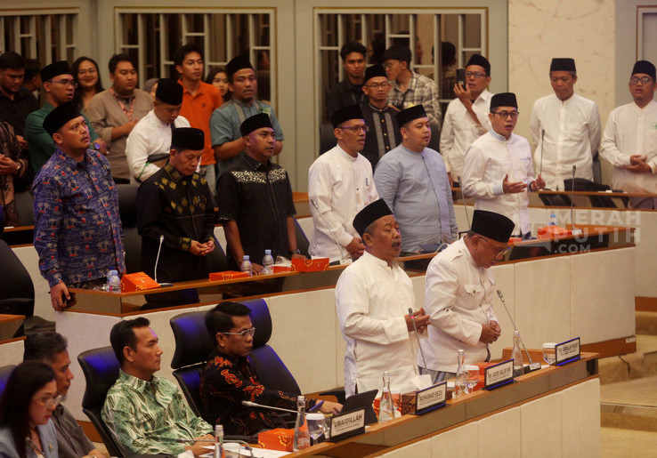 RDPU HIMASAL Lirboyo dengan DPR Bahas Konten Exposed Uncensored Trans 7