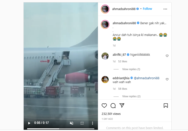 Viral Barang Digelindingkan Lewat Tangga Pesawat, Lion Air  Lakukan Investigasi