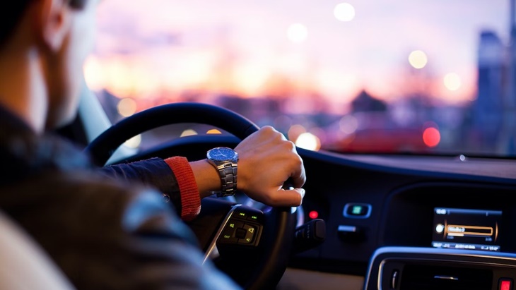 Tips Aman Berkendara saat Musim Hujan