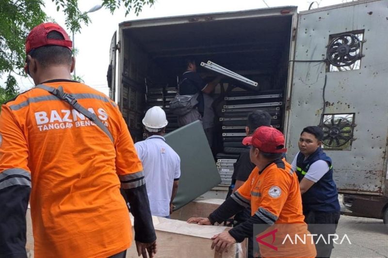 Baznas Kirim 10 Ribu Sarung dan 100 Unit Genset ke Myanmar