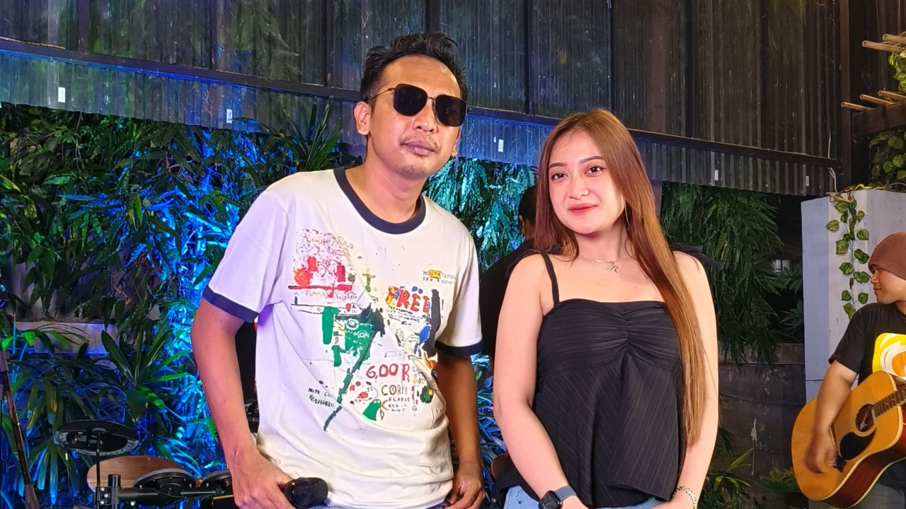 Ronald Dewa Ajak Shinta Arsinta Koplo Bareng Lewat Single 'Kalah Saing'