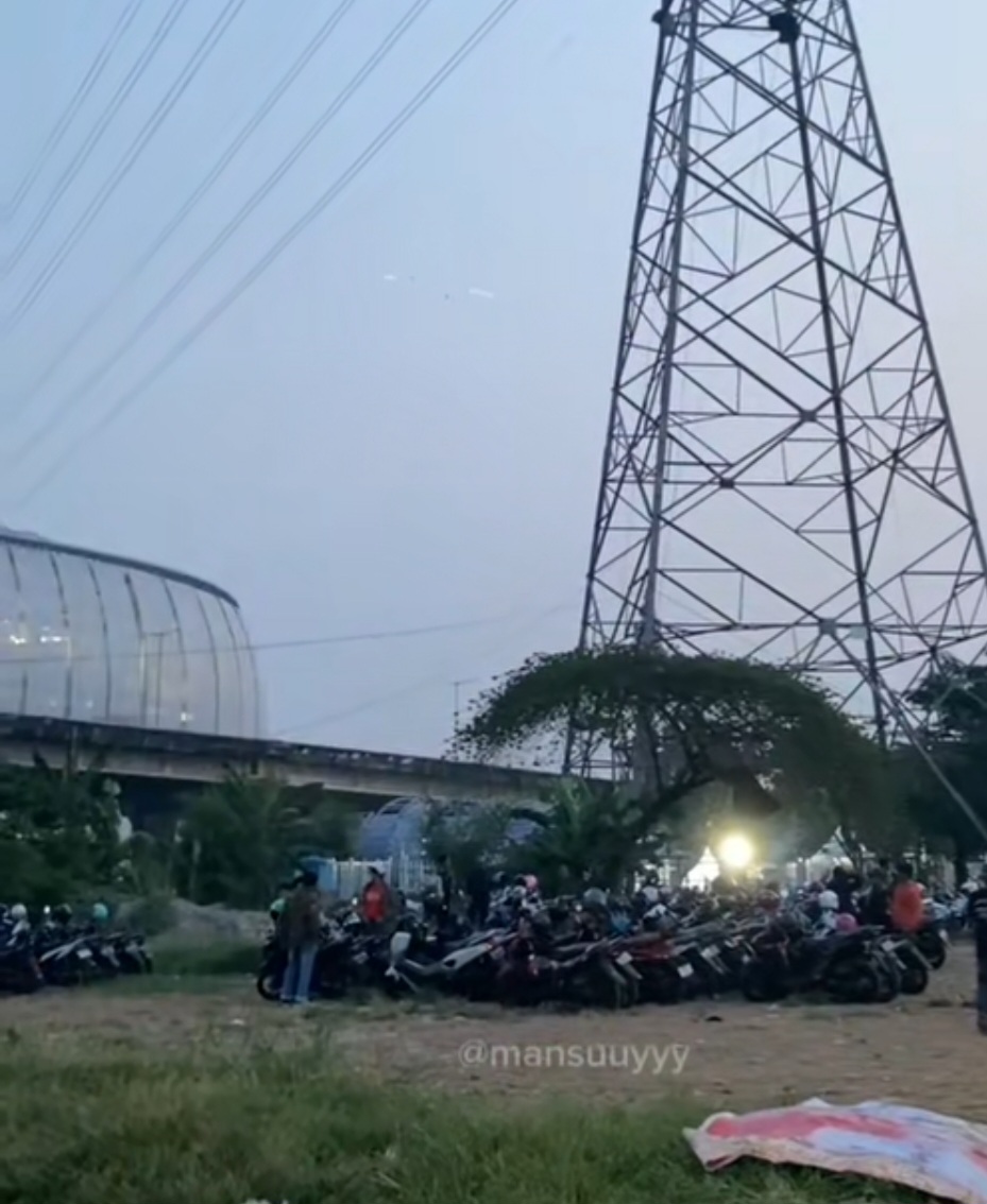 Dishub DKI Tertibkan Parkir Liar di JIS yang Patok Tarif Rp25 Ribu untuk Motor