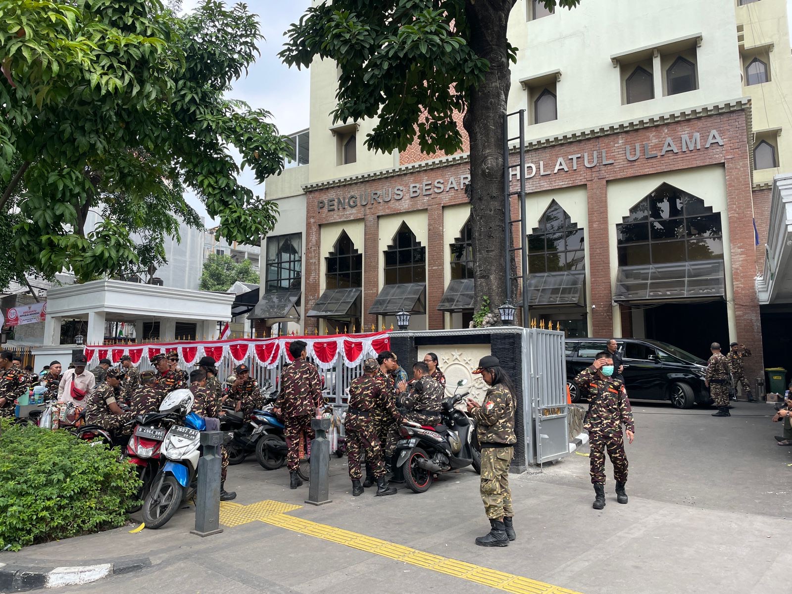 Tidak Ingin Ada Demo di PBNU, Banser Ansor Dikerahkan 24 Jam Jaga Kantor