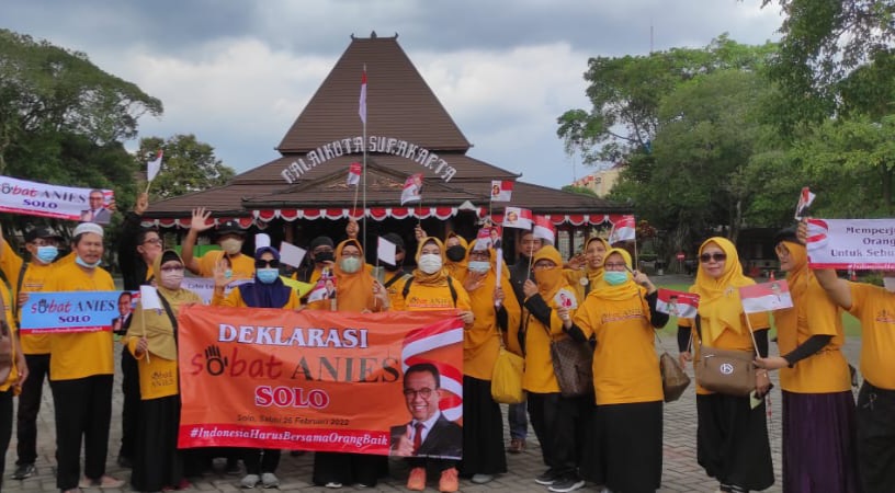Jurus Sobat Anies dan Ganjar Milenial Center Berebut Simpati di Wilayah Gibran