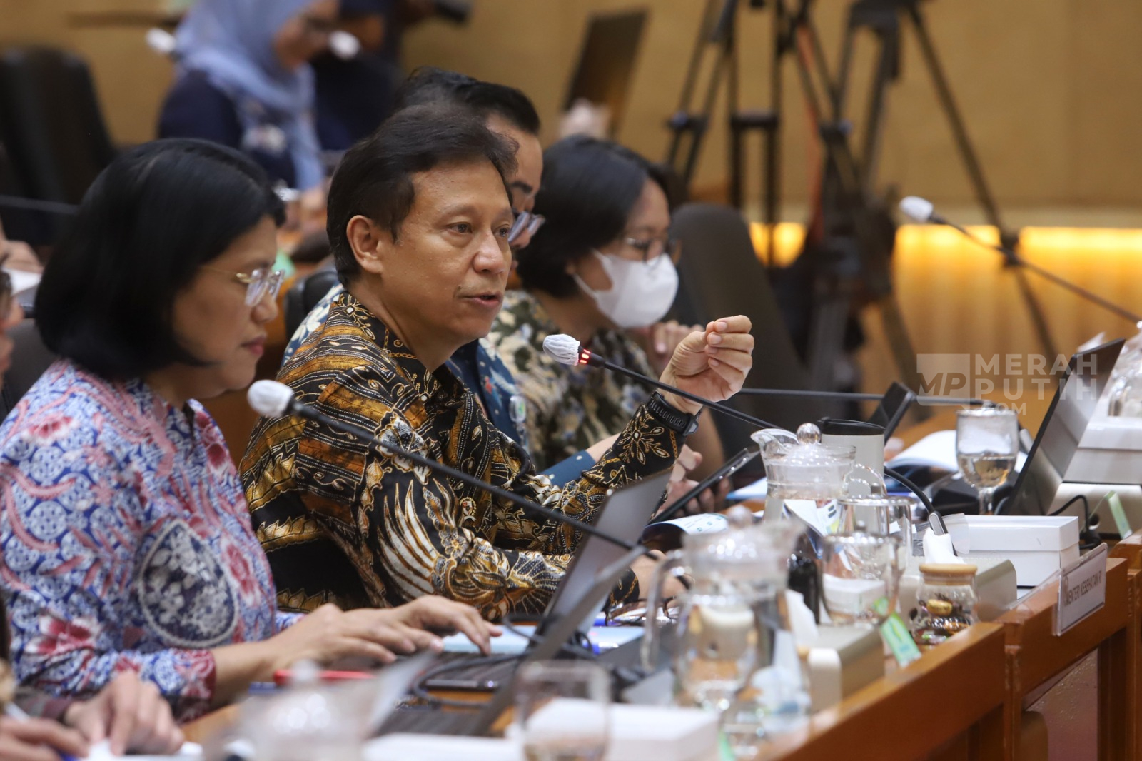 Raker Menteri Kesehatan dengan Komisi IX DPR Bahas Capaian Imunisasi Nasional 