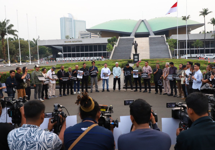 Doa Bersama untuk Lima Jurnalis dan Tiga Kru Kapal yang Hilang di Selat Sunda