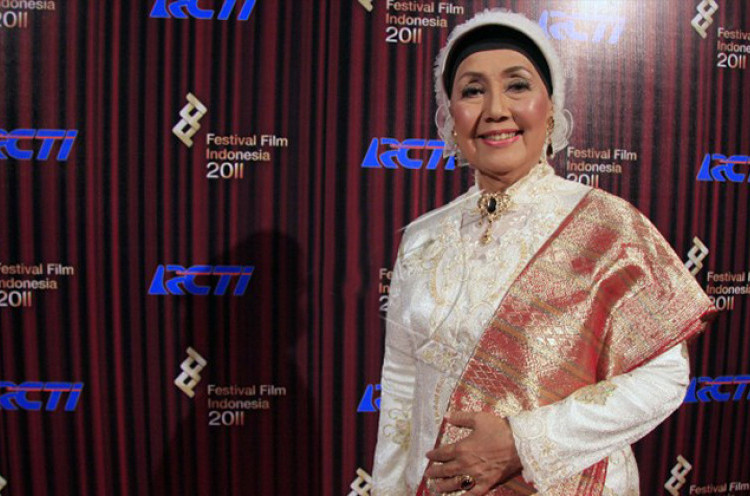 Budayawan Ajip Rosidi Akan Nikahi Aktris Senior Nani Wijaya