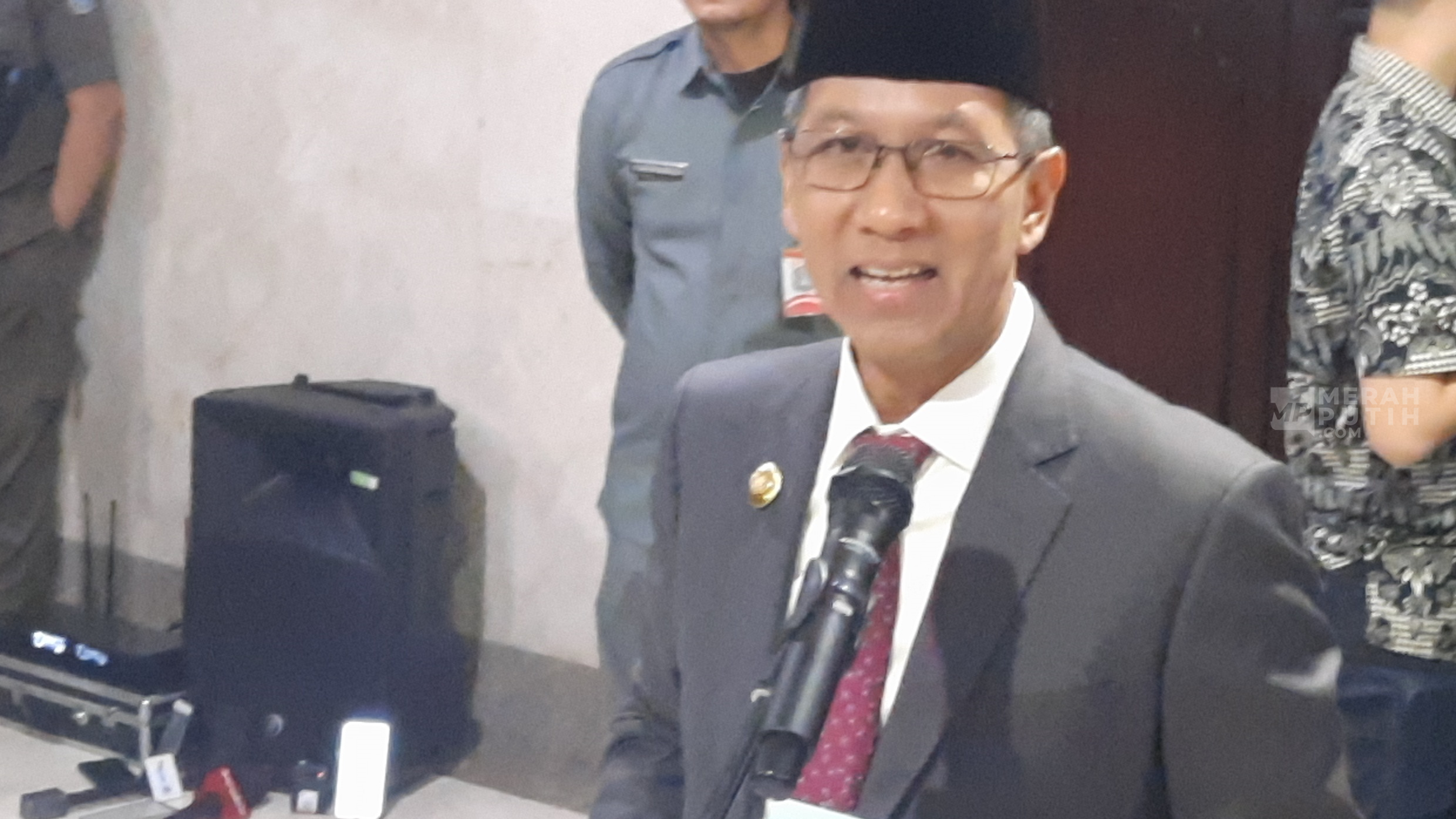 Pj Gubernur Heru Anggap Rokok Elektrik Lebih Berbahaya dari Konvensional