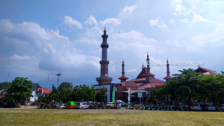 Berwisata Religi ke Masjid Raya At-Taqwa Kota Cirebon