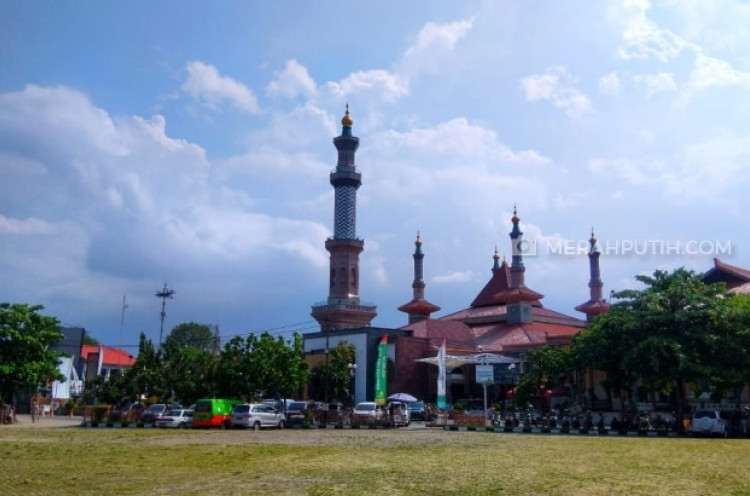 Berwisata Religi ke Masjid Raya At-Taqwa Kota Cirebon