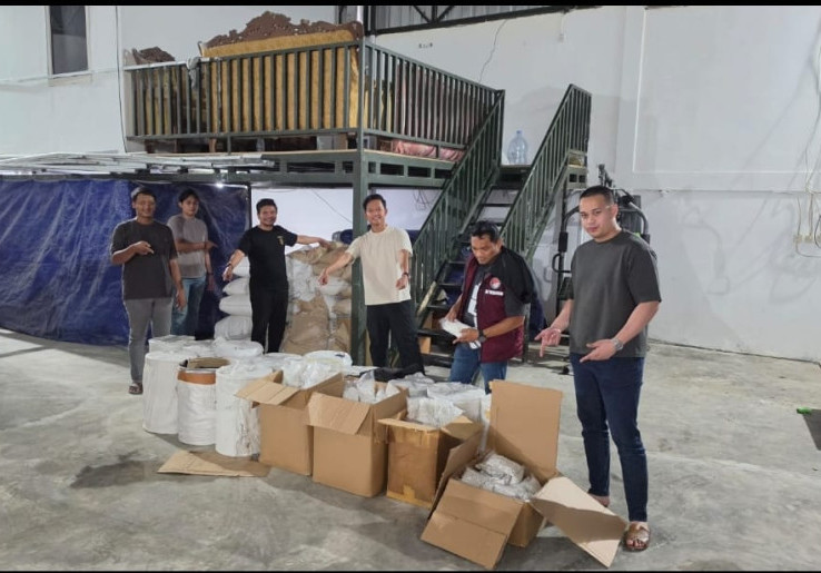 Polres Jakbar Bongkar Laboratorium Narkoba di Semarang, Produksi 1,1 Juta Pil Karisoprodol