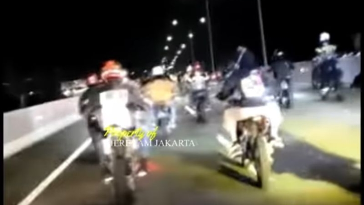 Polisi Tahan 21 Pengendara Supermoto Nekat Terobos Jalan Tol