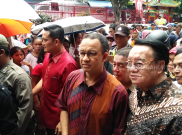 Tak Hanya Sandiaga, Anies Juga Kunjungi Vihara Petak Sembilan
