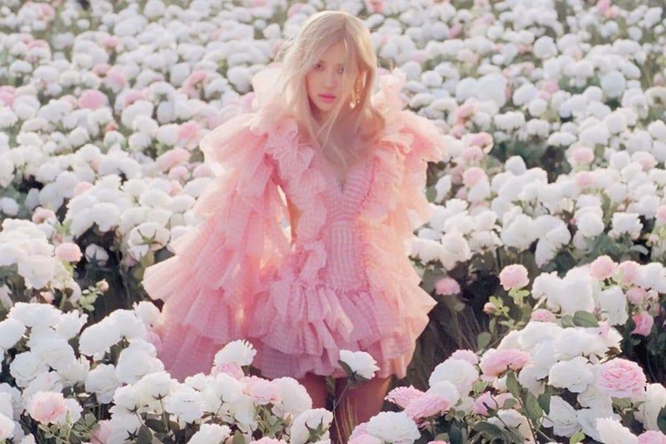 Rose ‘On The Ground’ Rajai Dua Tangga Lagu Billboard