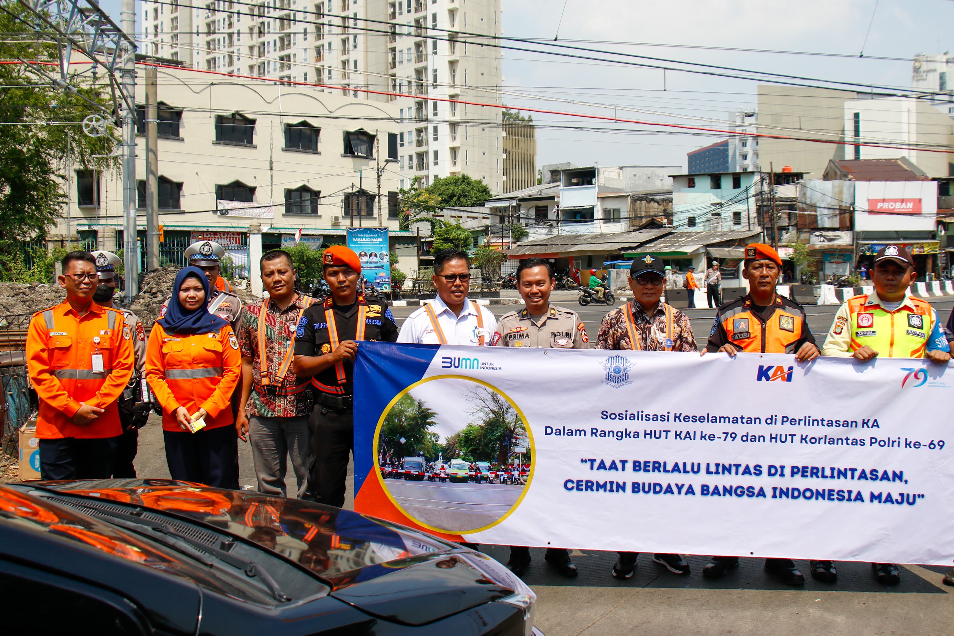 Melanggar aturan di perlintasan bisa dikenai sanksi